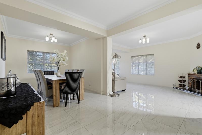 To Let 5 Bedroom Property for Rent in Pinelands Western Cape